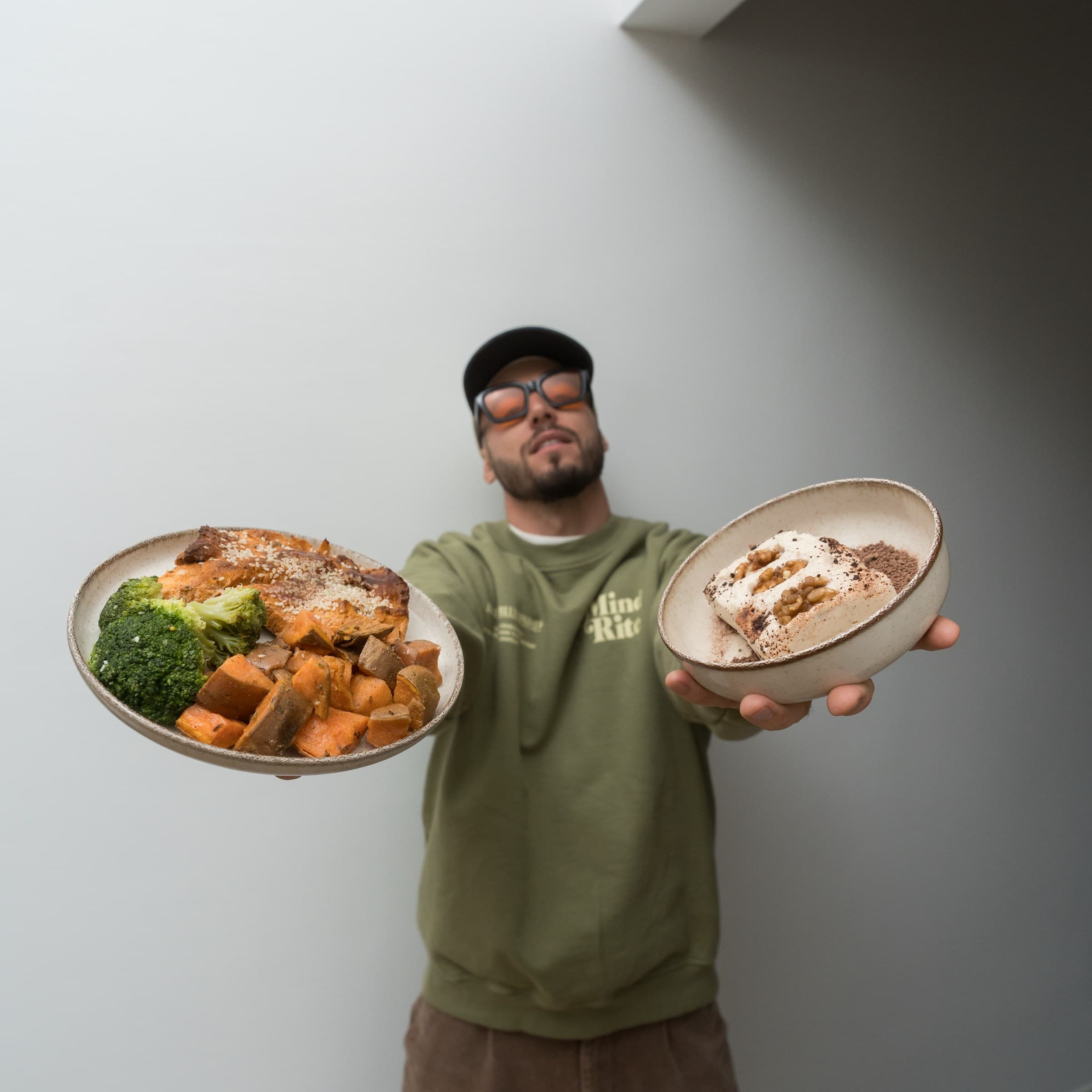 Fitness Menu, chlapík s lososovým filé a tiramisu